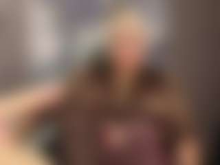 Gianella-Cox MILF webcam performer live streaming