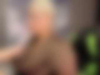 Gianella-Cox MILF webcam performer live streaming