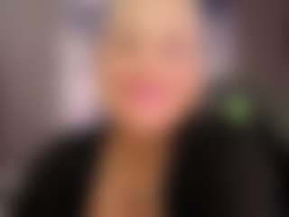 Live cam show with Gianella-Cox - Mature on crypto-cams