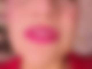 Live cam show with Gianella-Cox - Curvy on Mixed Magazine Live