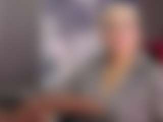 Live cam show with Gianella-Cox - Middle Aged on StripNow
