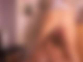 Live cam show with Gianella-Cox - Middle Aged on Camsoda