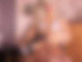 Live cam show with Gianella-Cox - Thong on CamClone
