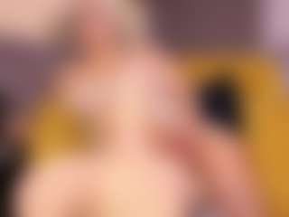Gianella-Cox MILF webcam performer live streaming