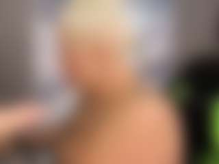 Gianella-Cox MILF webcam performer live streaming