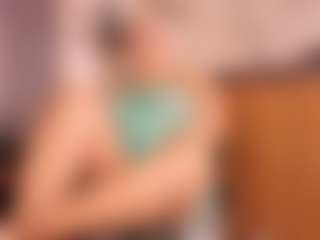 Gianella-Cox MILF webcam performer live streaming