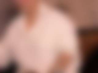 Live cam show with Gianella-Cox - Blonde Hair MILF on Gym Cam Girls