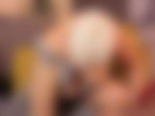 Live cam show with Gianella-Cox - Blonde Hair Middle Aged on livesuperchat.net