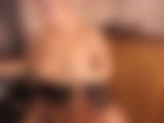 Live cam show with Gianella-Cox - Brown Eyes MILF on slutload
