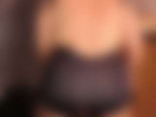 Live cam show with Gianella-Cox - BBW on AdultVida.com