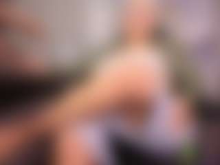 Gianella-Cox MILF webcam performer live streaming