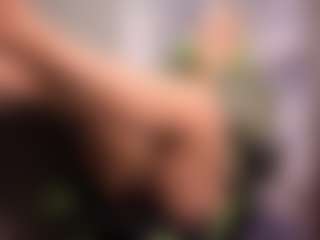 Live cam show with Gianella-Cox - Bedroom on slutload