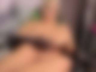 Live cam show with Gianella-Cox - Smoke on Camsoda