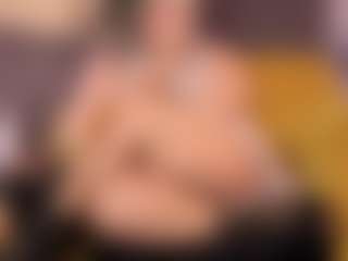 Live cam show with Gianella-Cox - Ride Torso on Hubzter Live