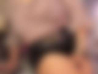 Live cam show with Gianella-Cox - Deepthroat on Dolls Live