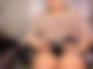 Live cam show with Gianella-Cox - Squirt on parknlotfishbdy