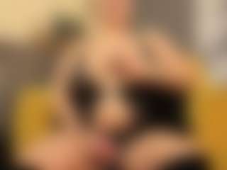 Live cam show with Gianella-Cox - Big Tits Mature on Mixed Magazine Live