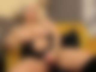 Live cam show with Gianella-Cox - Squirt Mature on Camsoda
