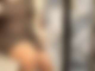 Live cam show with Gianella-Cox - Blonde Hair MILF on Camsoda