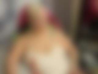 Live cam show with Gianella-Cox - Smoke on Camsoda