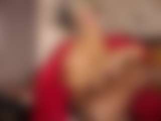 Live cam show with Gianella-Cox - Squirt MILF on TeamSkeetLive