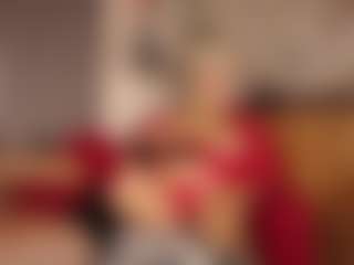 Live cam show with Gianella-Cox - Bedroom on TeamSkeetLive
