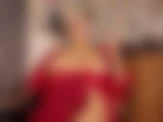 Live cam show with Gianella-Cox - HD MILF on Milfs Live