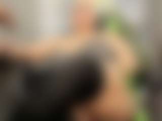 Performer in webcam MILF Gianella-Cox in streaming live