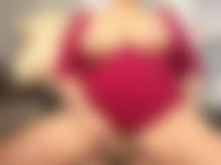 Live cam show with Gianella-Cox - Latina on StripNow | colombia