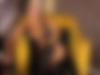 Live cam show with Gianella-Cox - Brown Eyes MILF on Camsoda