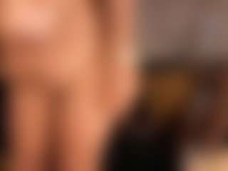 Gianella-Cox MILF webcam performer live streaming