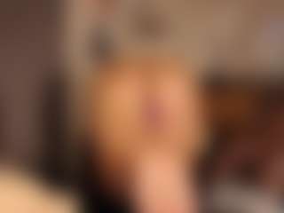 Live cam show with Gianella-Cox - Mature on liverealitysex.com