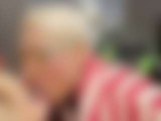 Gianella-Cox MILF webcam performer live streaming