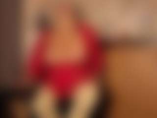 Gianella-Cox MILF webcam performer live streaming