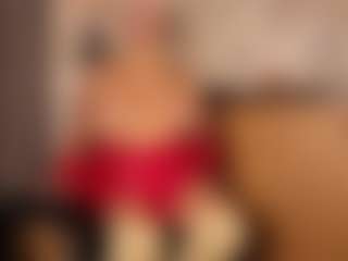 Live cam show with Gianella-Cox - Mature on Camsoda