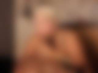 Live cam show with Gianella-Cox - Blonde Hair MILF on Gym Cam Girls