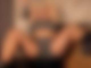 Gianella-Cox MILF webcam performer live streaming