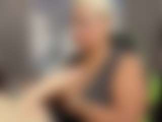 Live-camshow met Gianella-Cox - Stockings op Camsoda