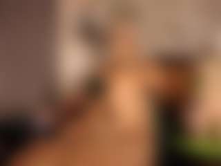 Live cam show with Gianella-Cox - Mature on Camsoda