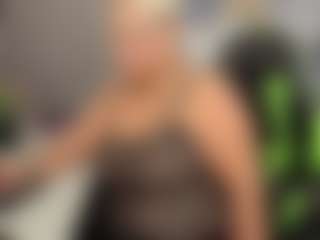 Live cam show with Gianella-Cox - Middle Aged on PervPlay.com