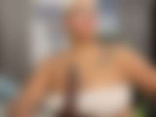 Live cam show with Gianella-Cox - Thong on Hubzter Live