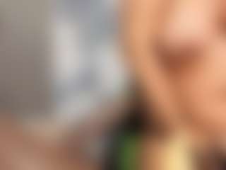 Gianella-Cox MILF webcam performer live streaming