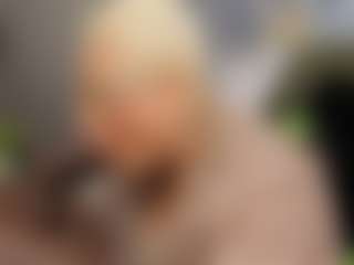 Live cam show with Gianella-Cox - Joi on Camming Site