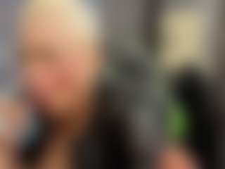 Live cam show with Gianella-Cox - Thong on luckytryst.com