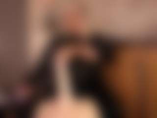 Live cam show with Gianella-Cox - Blonde Hair MILF on Mixed Magazine Live