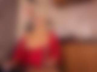 Live cam show with Gianella-Cox - Smoke on SinfulBabes