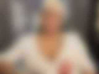 Live cam show with Gianella-Cox - Smoke on Soda Cam