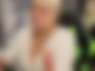 Gianella-Cox MILF webcam performer live streaming