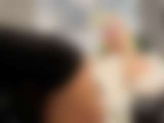 Gianella-Cox MILF webcam performer live streaming