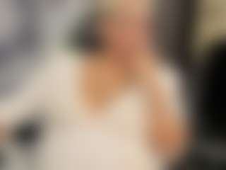 Gianella-Cox MILF webcam performer live streaming